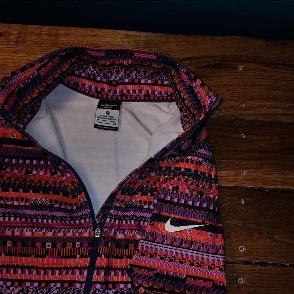 WOMEN'S NIKE Dri-fit pullover​ - Picture 11 of 12